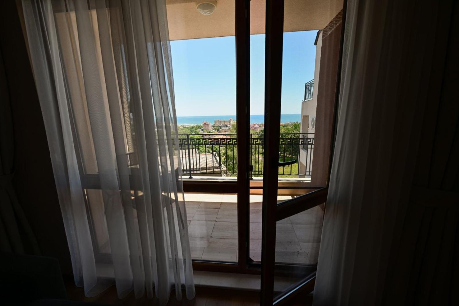 Kristin Palace Obzor Dış mekan fotoğraf
